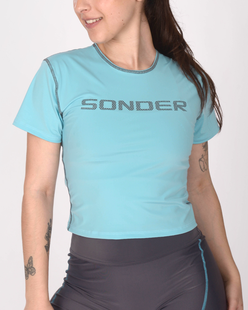 Remera entallada de LYCRA turquesa pastel