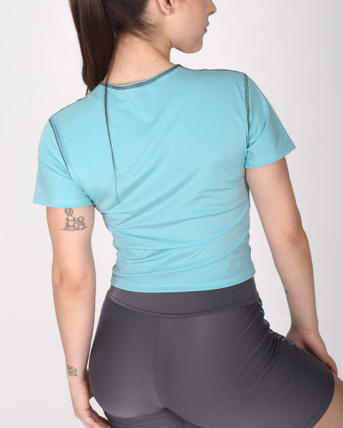 Remera entallada de LYCRA turquesa pastel