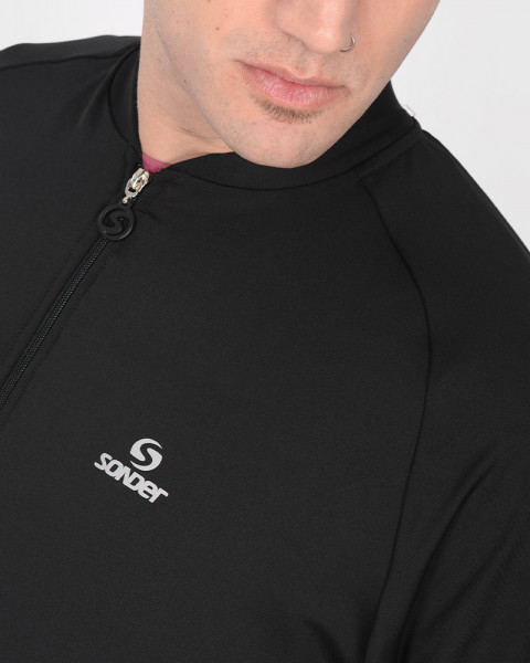 Campera de poliéster elastizado negro