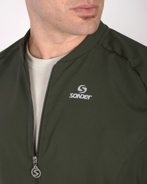 Campera de microfibra elastizada verde militar