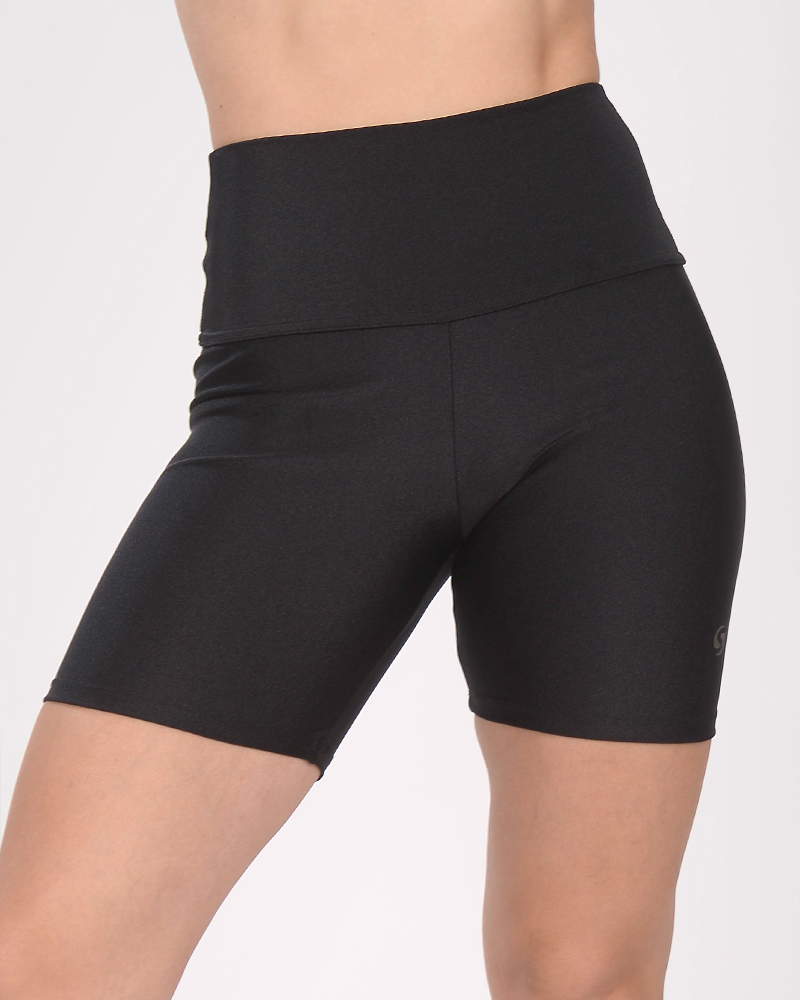 Ciclista corta con cintura alta de LYCRA metalizada negra