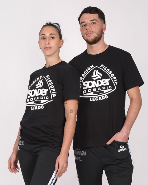 Remera Club Sonder negra con estampa