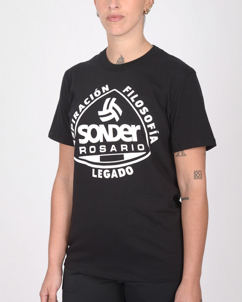 Remera Club Sonder negra con estampa