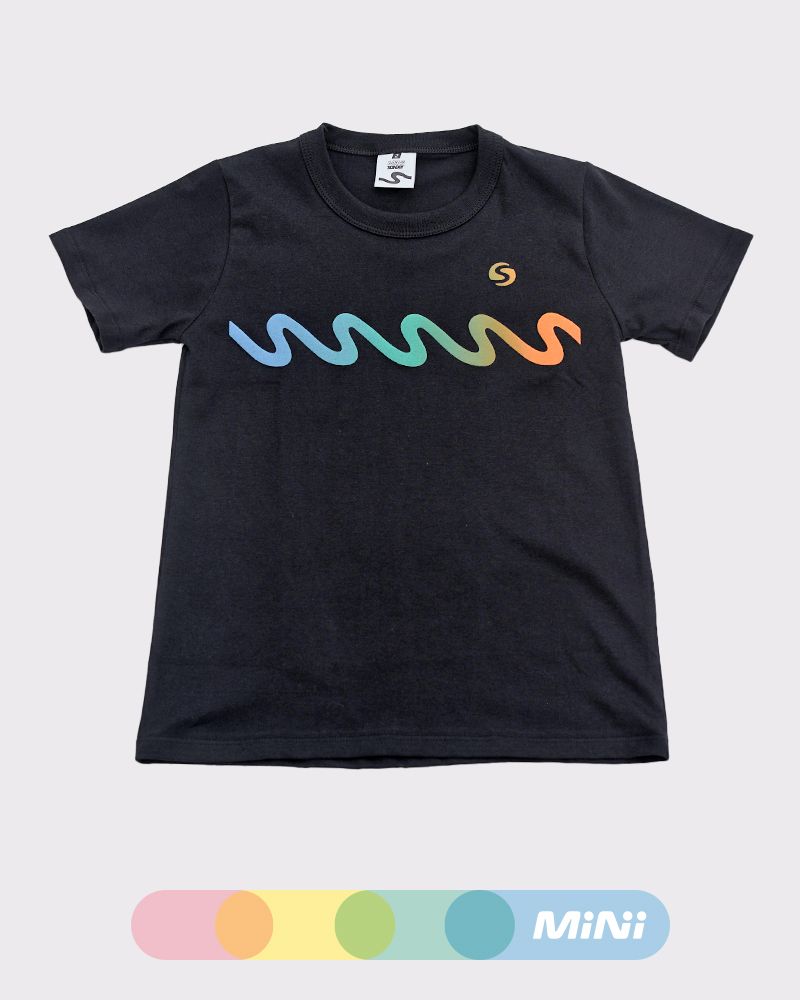 Remera de niño de jersey negro con estampa