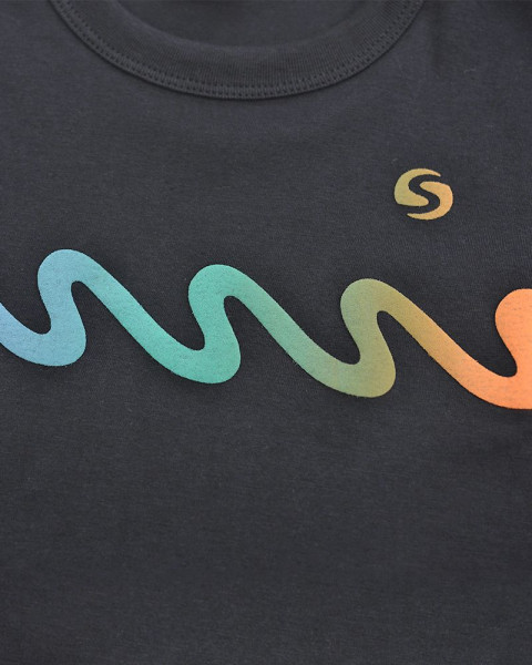 Remera de niño de jersey negro con estampa