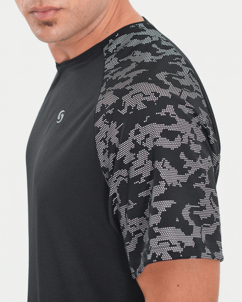 Remera de poliéster combinado con reflex