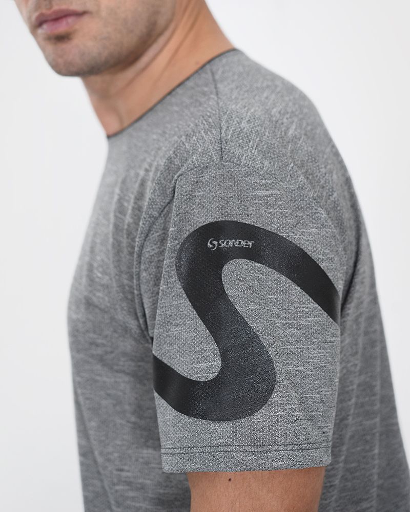 Remera de poliéster calado gris melange