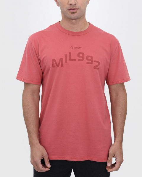 Remera clásica de jersey rojo tomate con estampa
