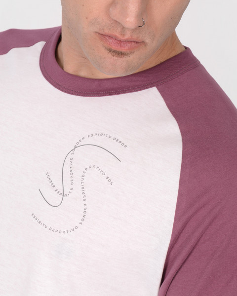 Remera de jersey blanca con mangas bordeau