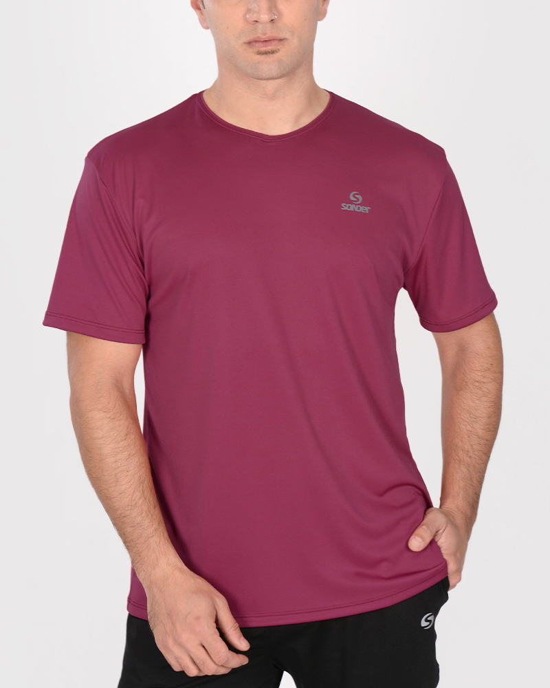 Remera de poliéster liviano Guinda