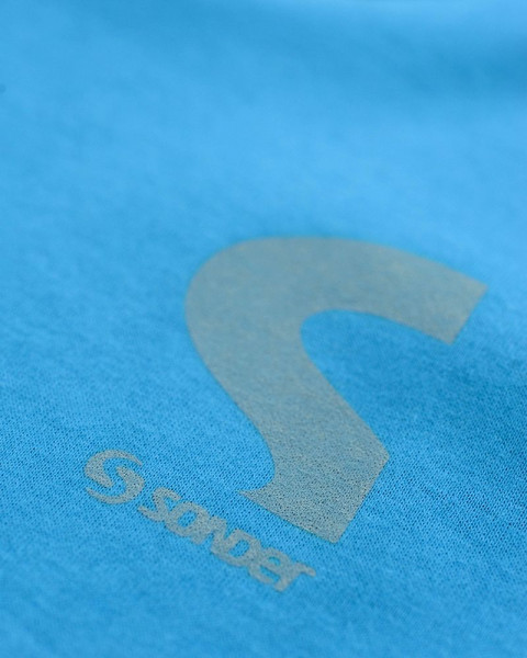 Remera de niño de jersey azul con estampa