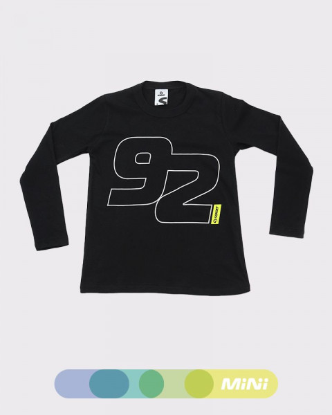 Remera de niño de jersey negro con estampa