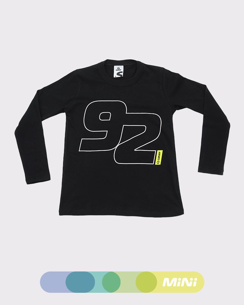 Remera de niño de jersey negro con estampa