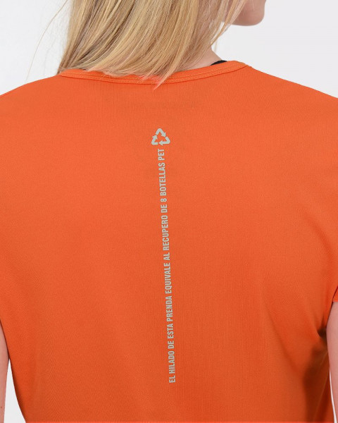 Remera de poliéster reciclado naranja