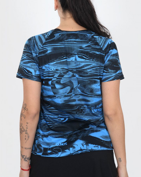 Remera escote en v de poliéster estampado duna azul