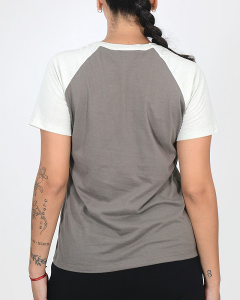Remera de jersey con mangas combinadas habano