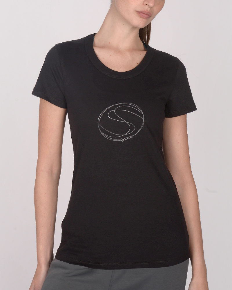 Remera de jersey negro con estampa
