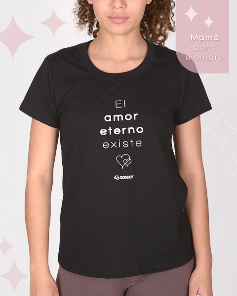Remera clásica negra El amor eterno existe