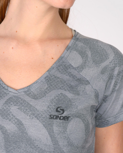 Remera clásica de jersey estampado Sendero Monocromo