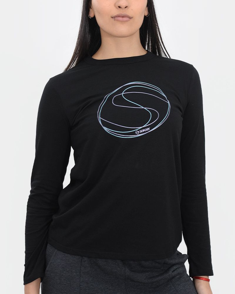 Remera de jersey liviano negro con estampa