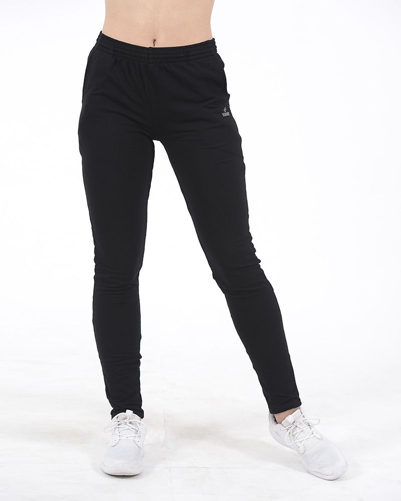 Pantalón chupín básico de algodón con LYCRA® negro