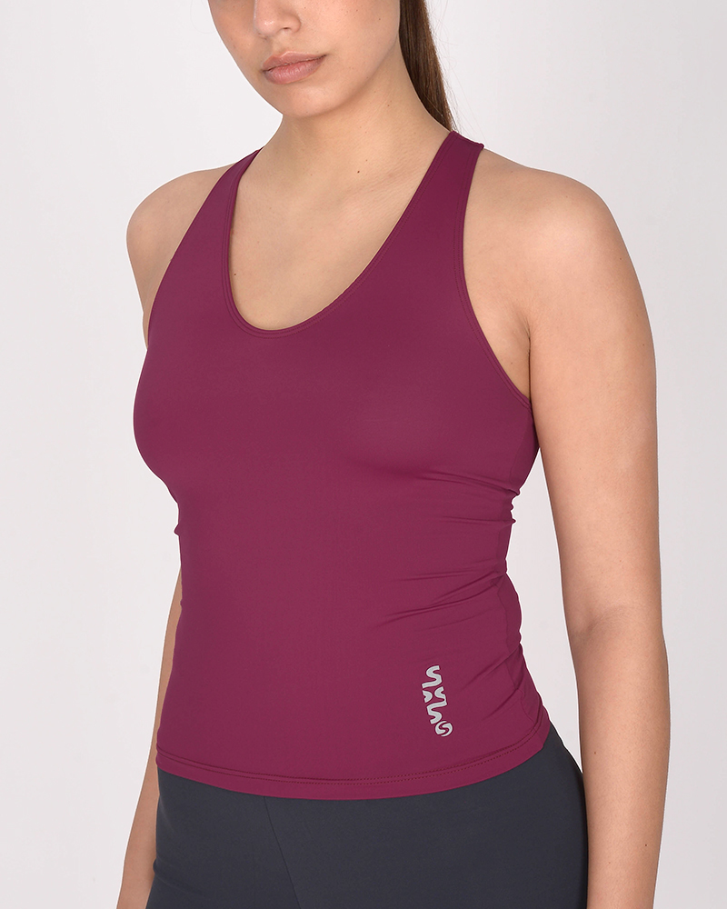 Musculosa liviana de seda color guinda
