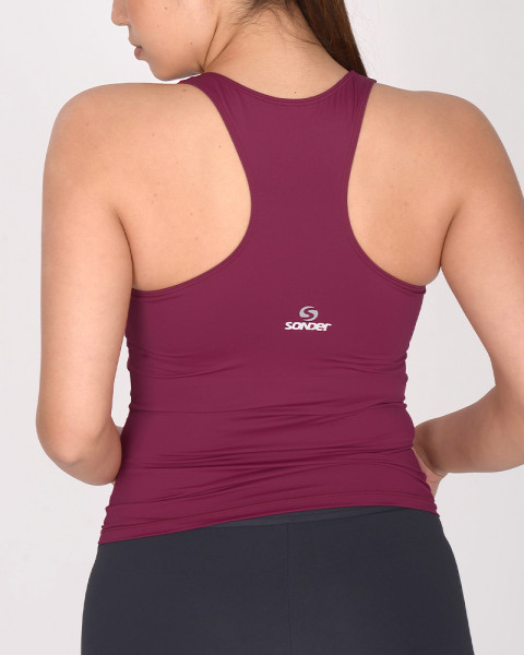 Musculosa liviana de seda color guinda