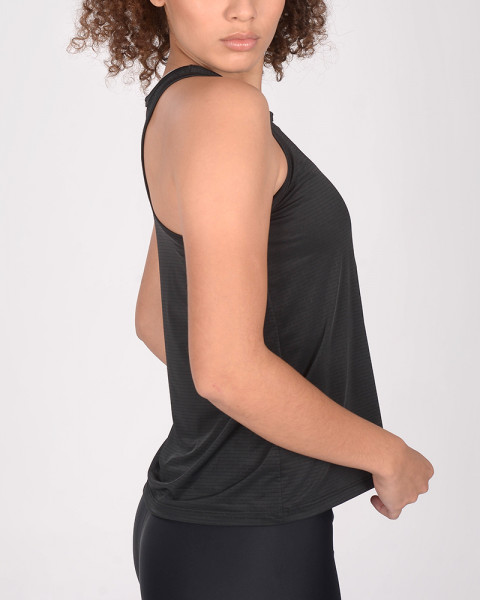 Musculosa cerrada poliéster tramado negro