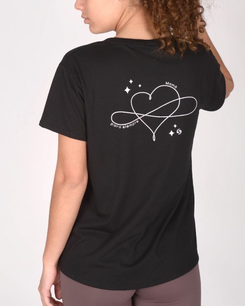 Remera suelta negro El amor eterno existe