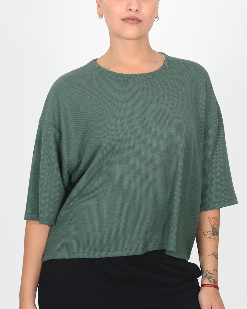Remera oversize corta de waffle cemento