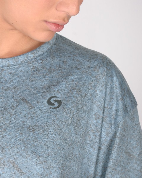 Remera oversize corta de jersey estampado granizado azul
