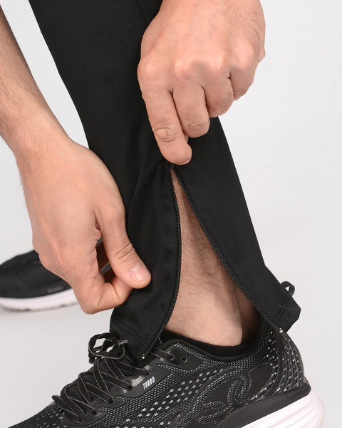 Pantalón chupín de rústico elastizado negro