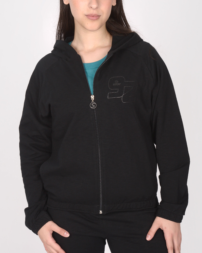 Campera holgada de rústico negro con estampa
