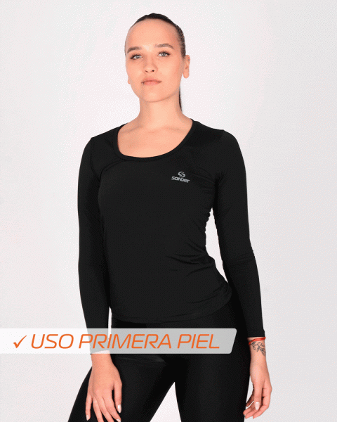 Remera térmica escotada con proceso sense negra