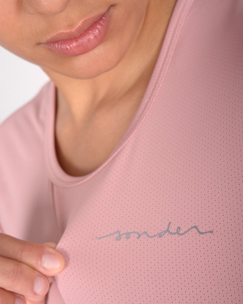 Remera larga de poliéster calado rosa viejo