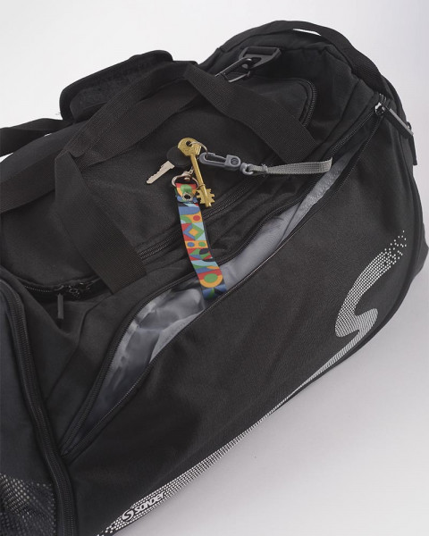 Bolso deportivo negro con estampa blanca