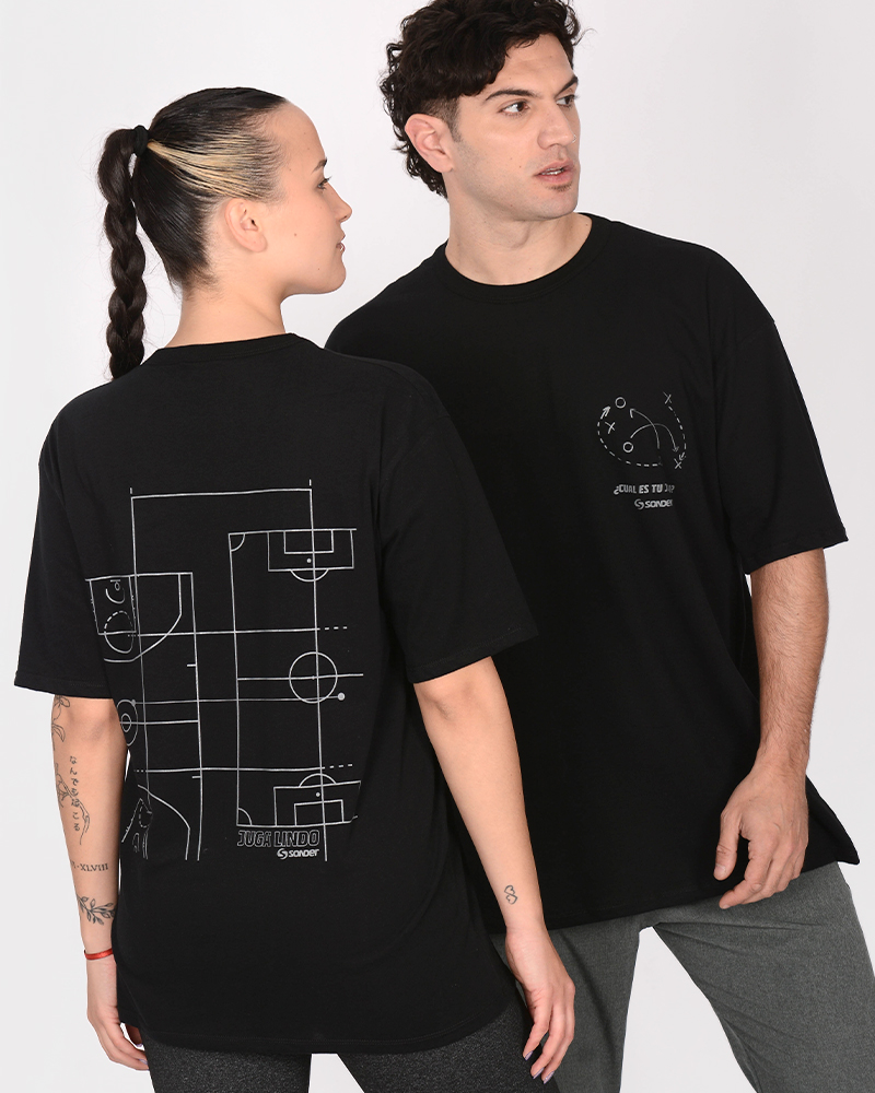 Remera oversize de jersey negro con estampa