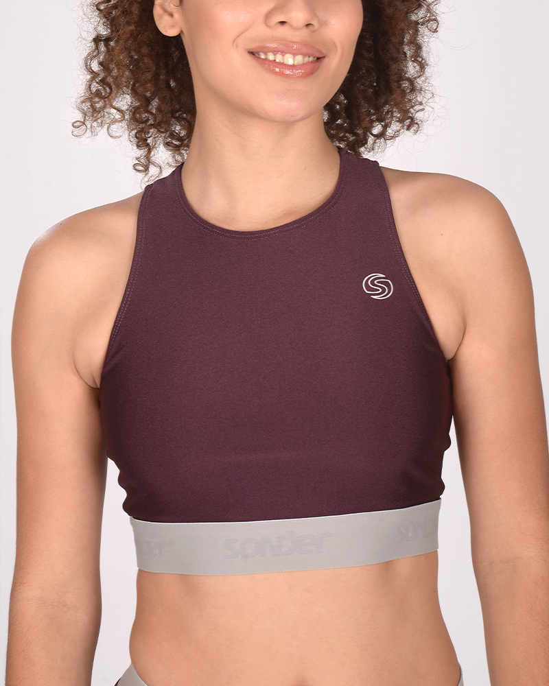 Top cerrado de LYCRA metalizada bordeau