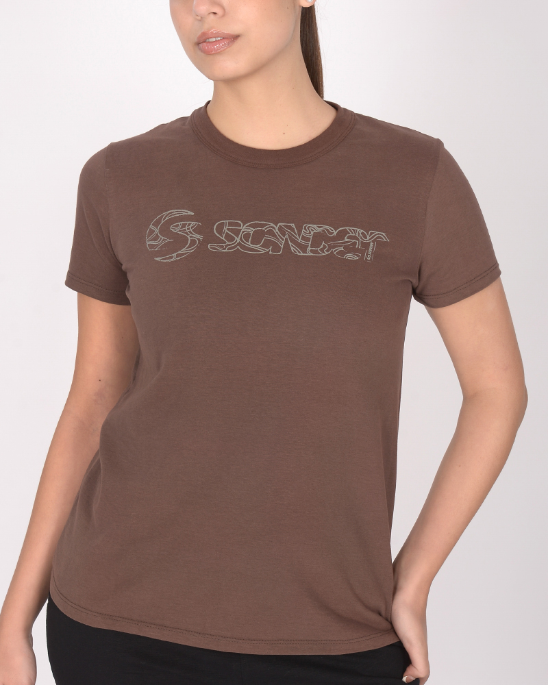 Remera de jersey color habano claro con estampa