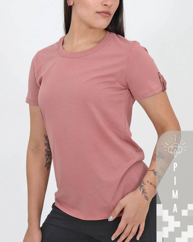 Remera de algodón pima coral ladrillo