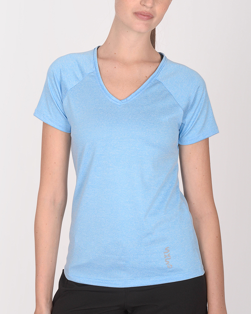 Remera de microfibra liviana celste melange