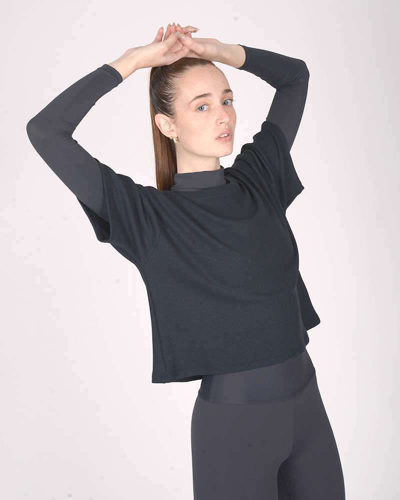 Remera oversize corta de waffle azul marino oscuro