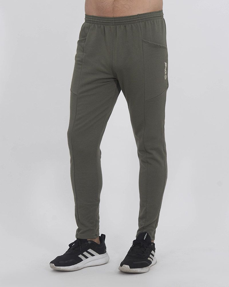 Pantalón chupín de frisa liviana verde militar