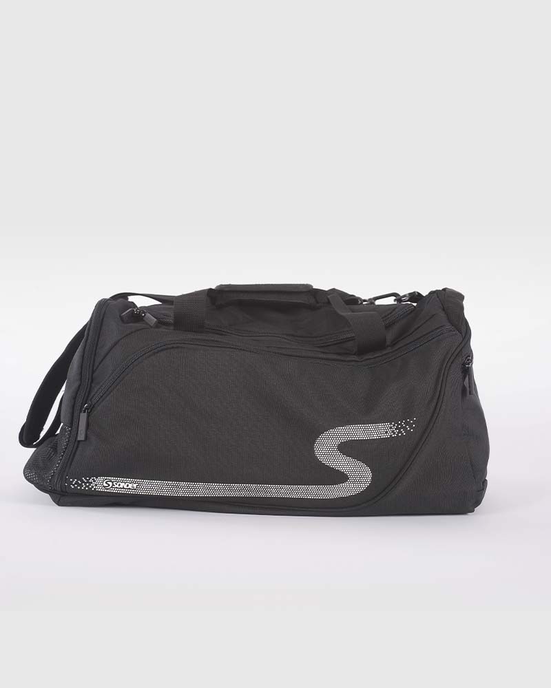 Bolso deportivo negro con estampa blanca