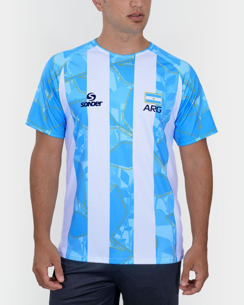 Remera entallada estampada laureles arg