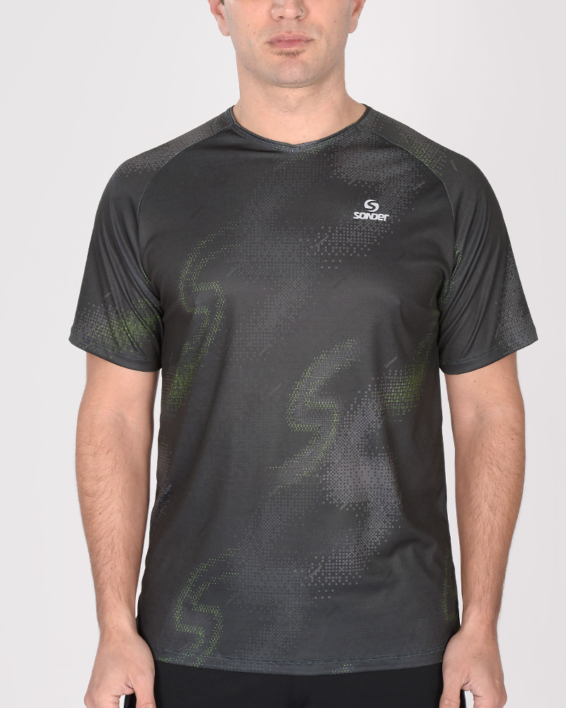 Remera entallada de poliéster NEODRY estampado Nexo Negro